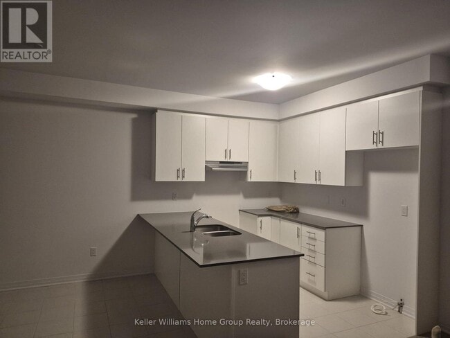 Building Photo - 929 Douro St