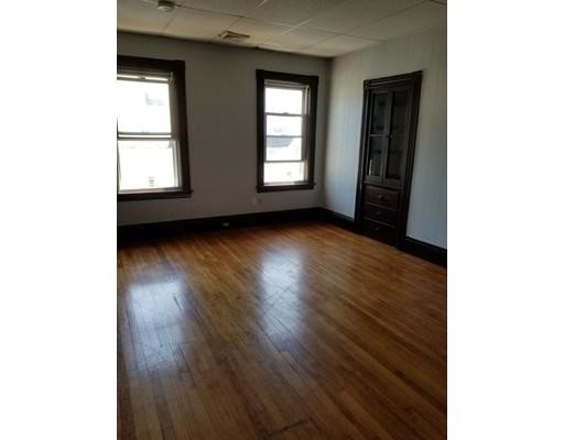 Building Photo - 10 Mendon St