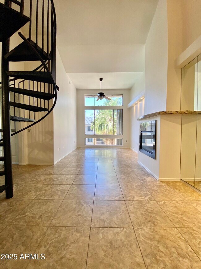 Foto del edificio - 1701 E Colter St