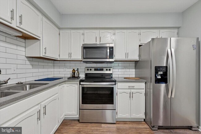 Foto del edificio - 250 Valley Stream Ln