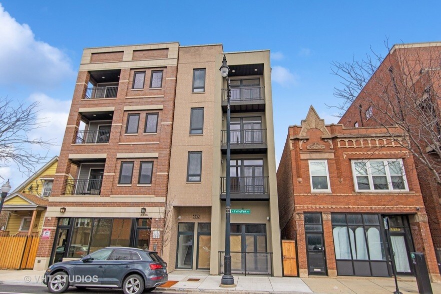 Primary Photo - 3332 W Irving Park Rd