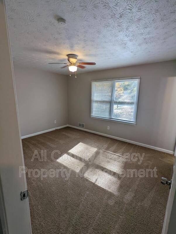 Foto del edificio - 3825 Laurel Falls Dr