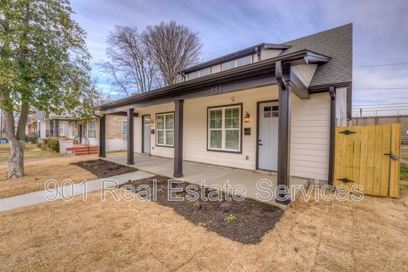 Primary Photo - 992 Faxon Ave