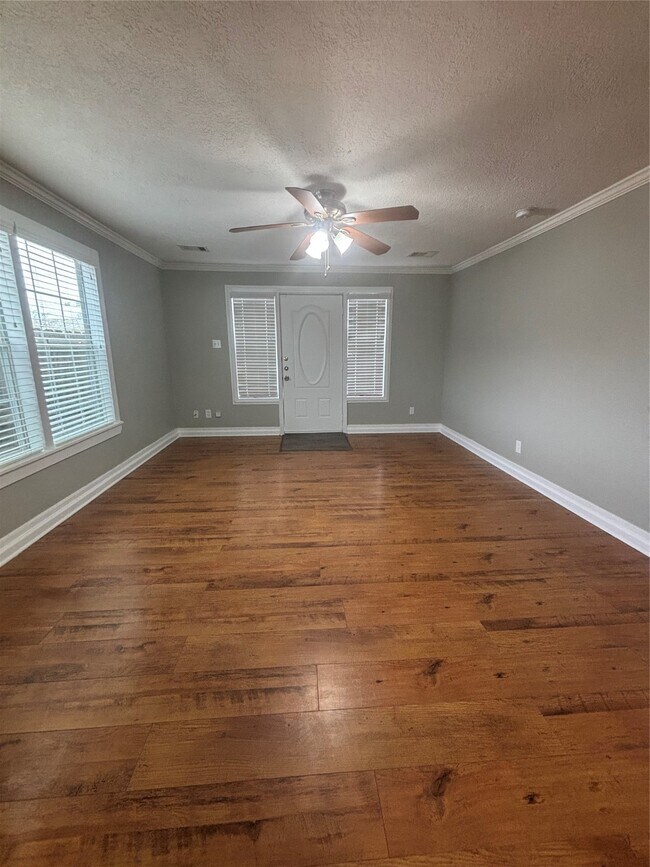 Foto del edificio - 2841 Wagon Trail Rd