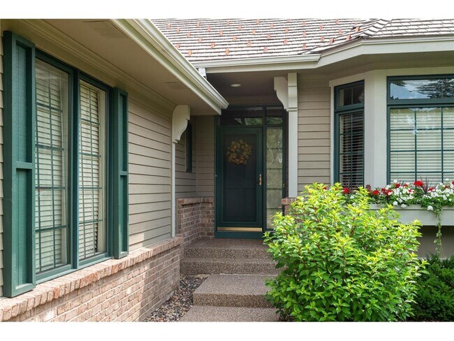 Foto del edificio - 228 Waycliffe Dr N