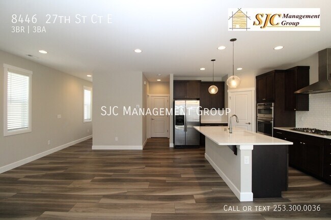 Foto del edificio - 8446 27th St Ct E