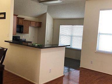 Building Photo - 1708 Wolf Creek Dr