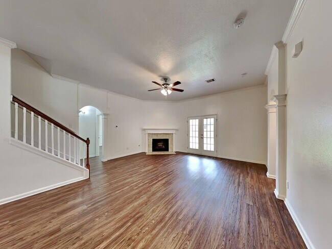 Building Photo - 502 Glenwood Ridge Dr