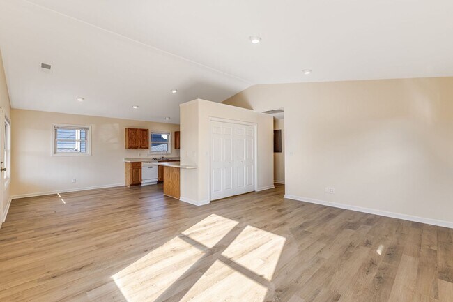 Foto del edificio - Newly-Updated 3-Bedroom Home in West Ashev...