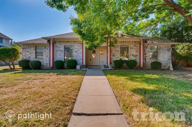 Foto del edificio - 641 Park Ln