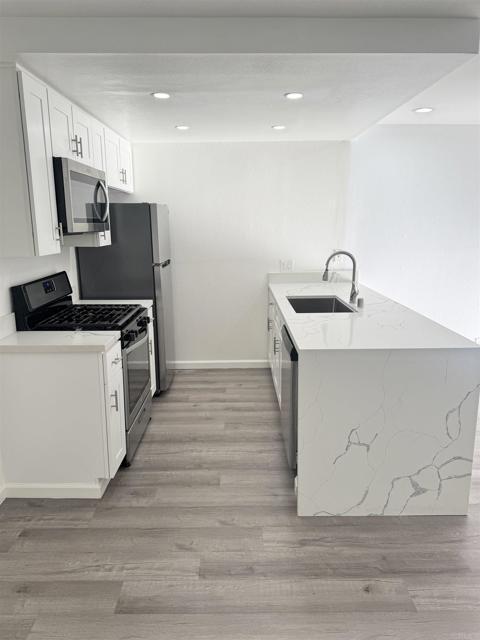 Foto del edificio - 1550 N Fuller Ave