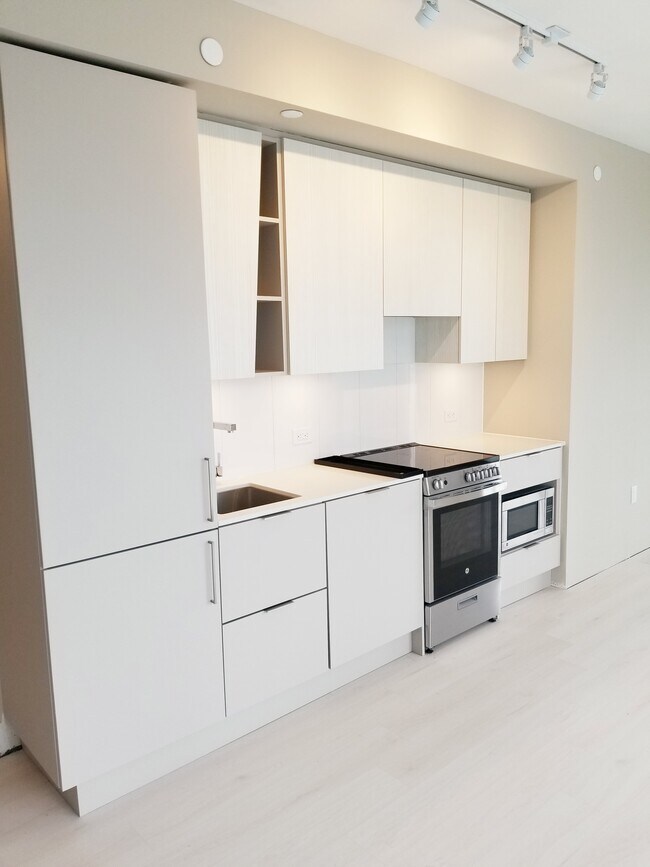 Building Photo - 3900 Confederation Pky