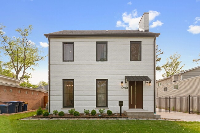 Building Photo - 1260 Cavell Ave