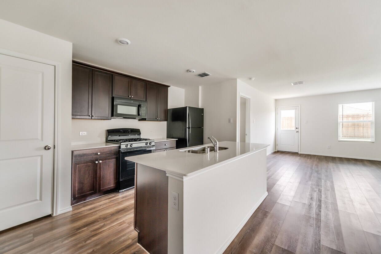 Primary Photo - 1801 Avery Pointe Dr