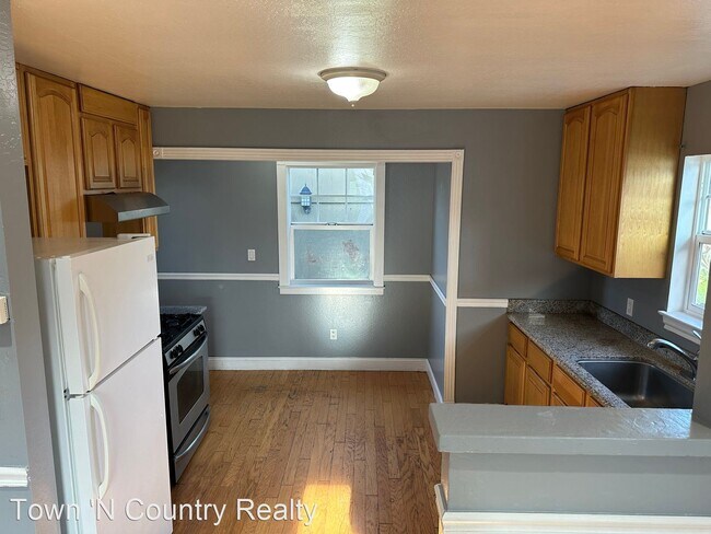 Building Photo - 1 br, 1 bath House - 119 Elm St., Unit B