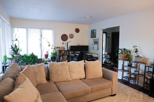 Foto del edificio - 1517 Cambria Dr