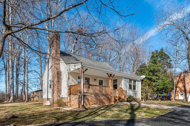 Foto del edificio - 3 Bedroom House in Forest