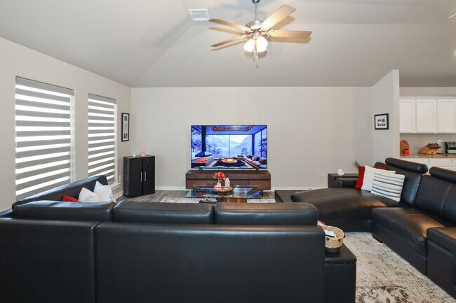 Foto del edificio - 3/2/2 Rental in the Meadows ~ 1743 Wesleyan!