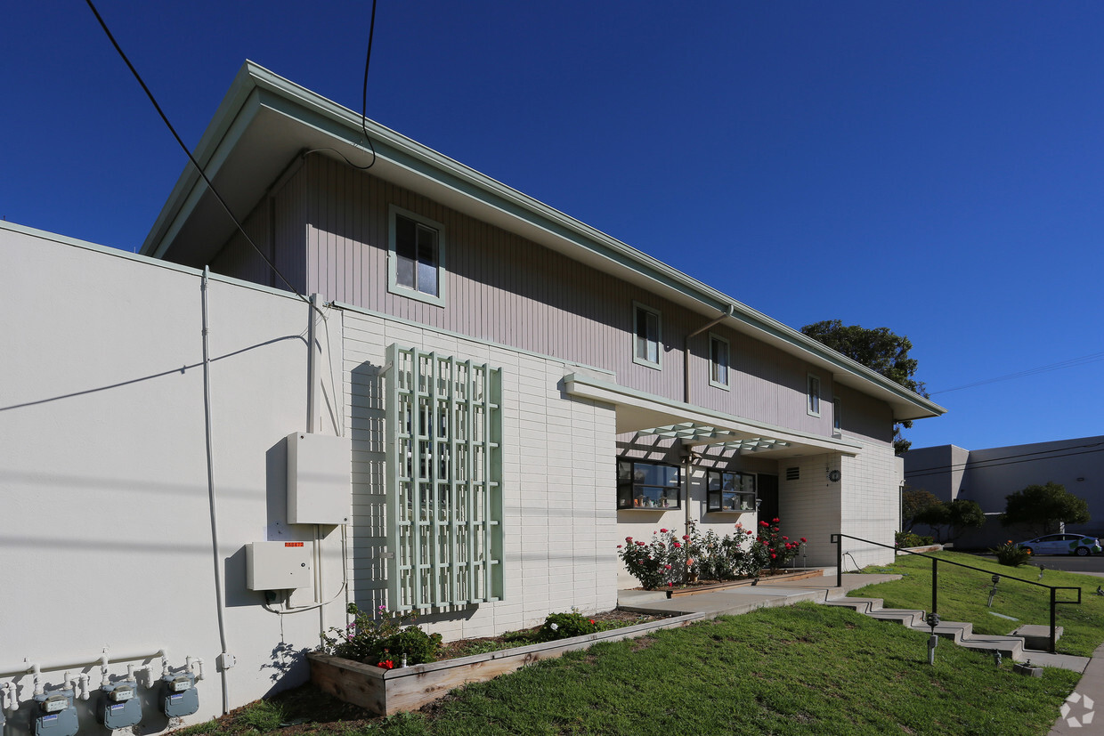 Foto del edificio - Lakewood Villa Townhomes