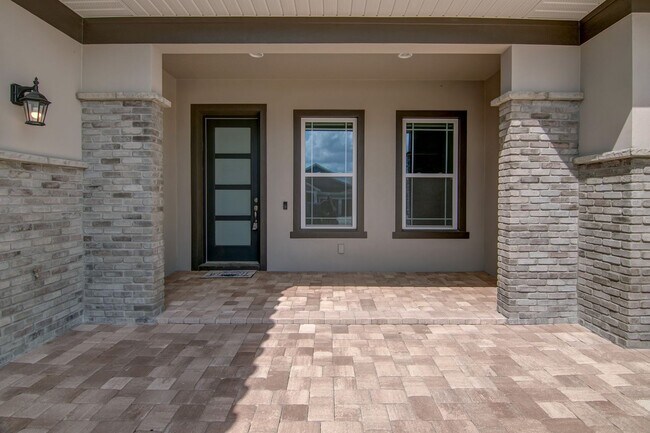 Foto del edificio - Stunning 5 Bed/4.5 Bath Home For Rent in t...