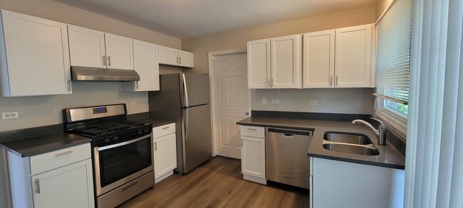 Building Photo - 336 Burr Oak Cir