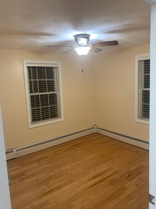 Bed 2 - 66 Sterling St