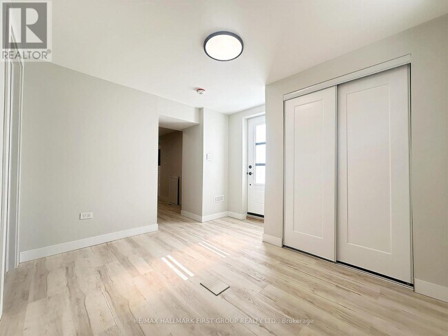 Photo du bâtiment - 714 Tennyson Ave