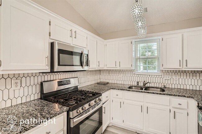 Building Photo - 5 br, 3 bath House - 2735 Fort Apachee Tra...