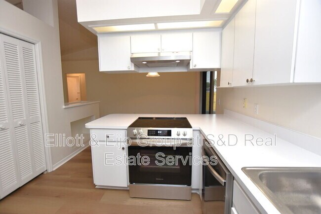 Foto del edificio - 2220 Maple Hill Ct