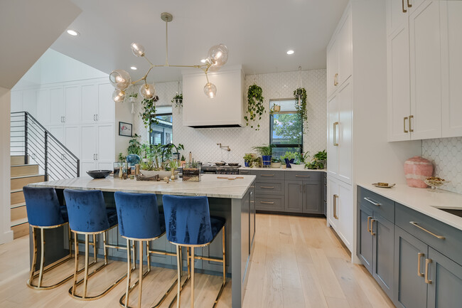 Foto del edificio - 2403 E 14th St