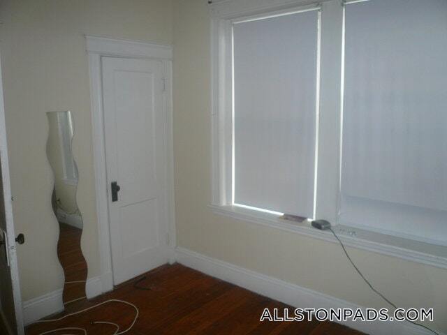 Foto del edificio - 1185 Commonwealth Avenue