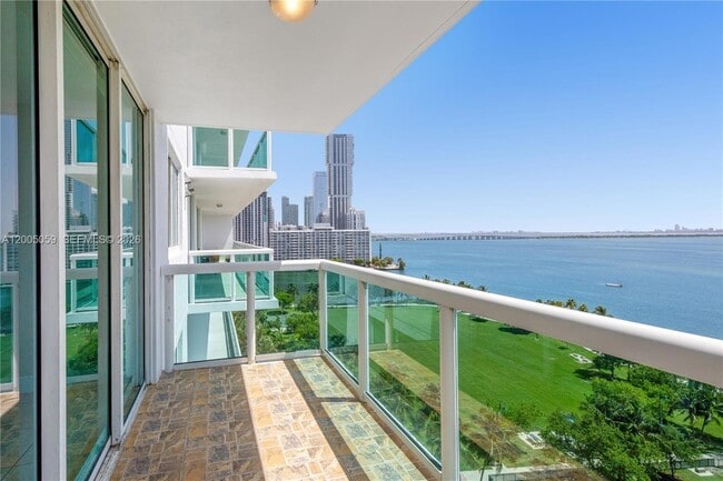 Photo - 1800 N Bayshore Dr Apartment