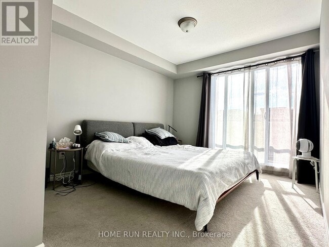 Building Photo - 635-635 Makwa Private