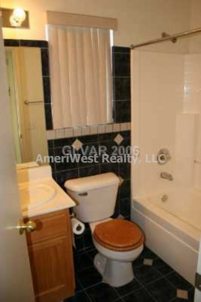 Building Photo - 2502 Gardenia Flower Ave