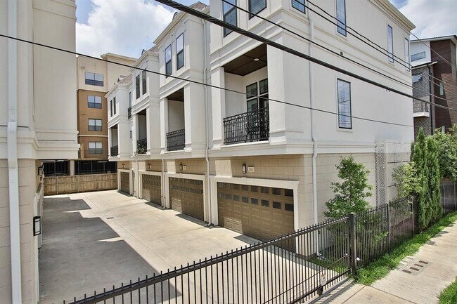 Foto del edificio - 2313 Richton St