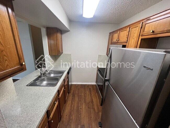 Foto del edificio - 1562 Sunset Village Dr