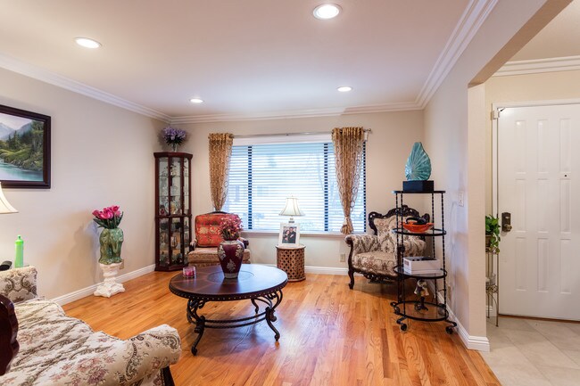 Foto del edificio - 3053 Ferndale Ct