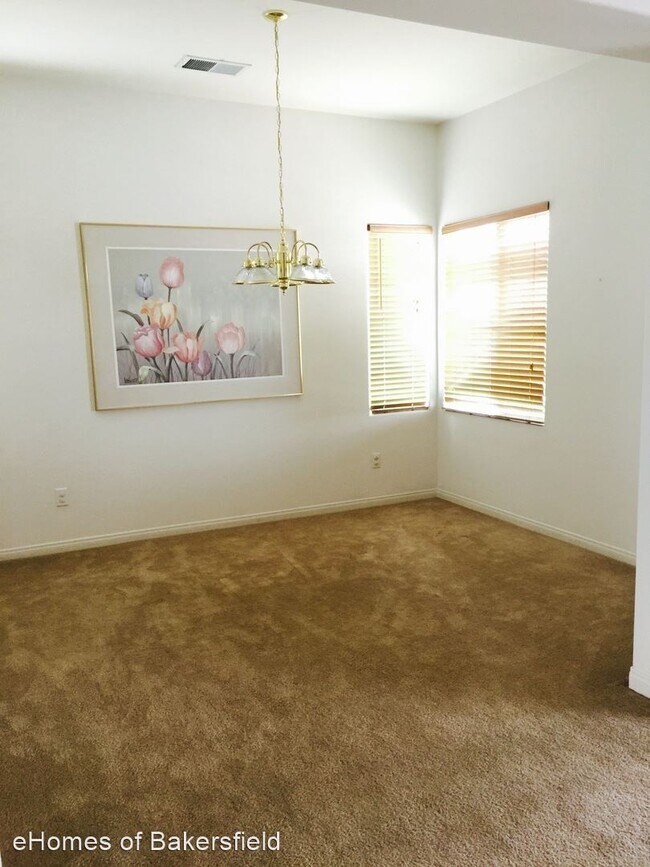 Foto del edificio - 3 br, 2 bath House - 10010 Seneca Falls Ave