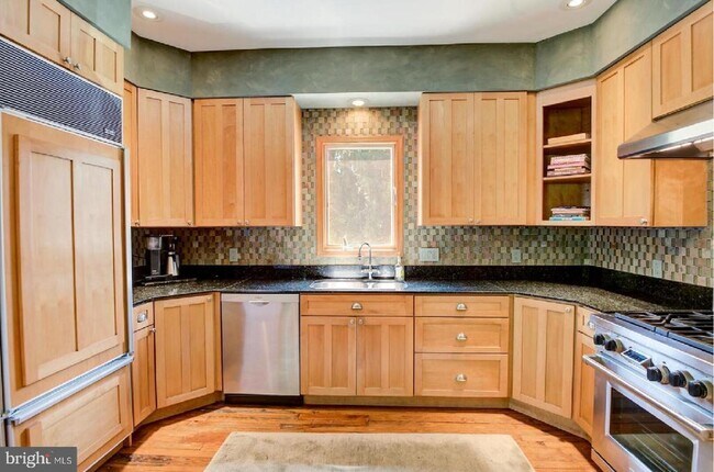 Foto del edificio - 105 Franklin Rd