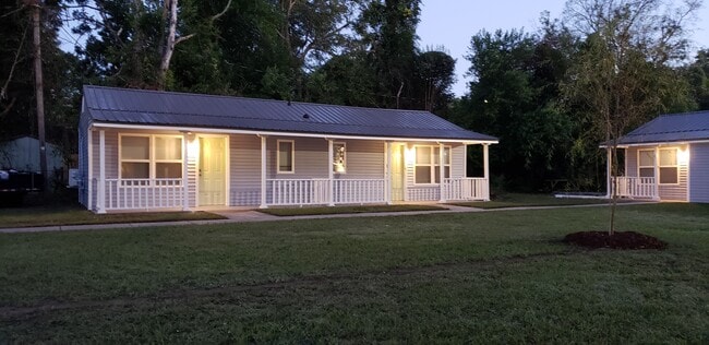 Building Photo - 1622 Colleton Ave SE