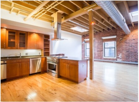Building Photo - 111 Beach St