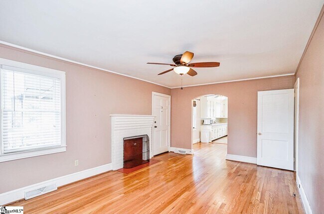 Foto del edificio - 114 Lenore Ave