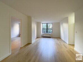 Building Photo - W 87th St