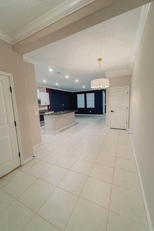 Foto del edificio - Upgraded Townhome Steps from Wesley Chapel’s Epperson Lagoon