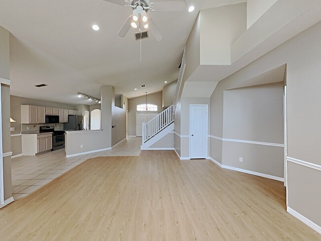 Building Photo - 214 Prince Charles Dr