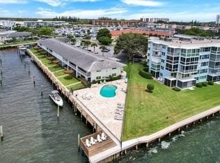 Aerial view - 68 Yacht Club Dr