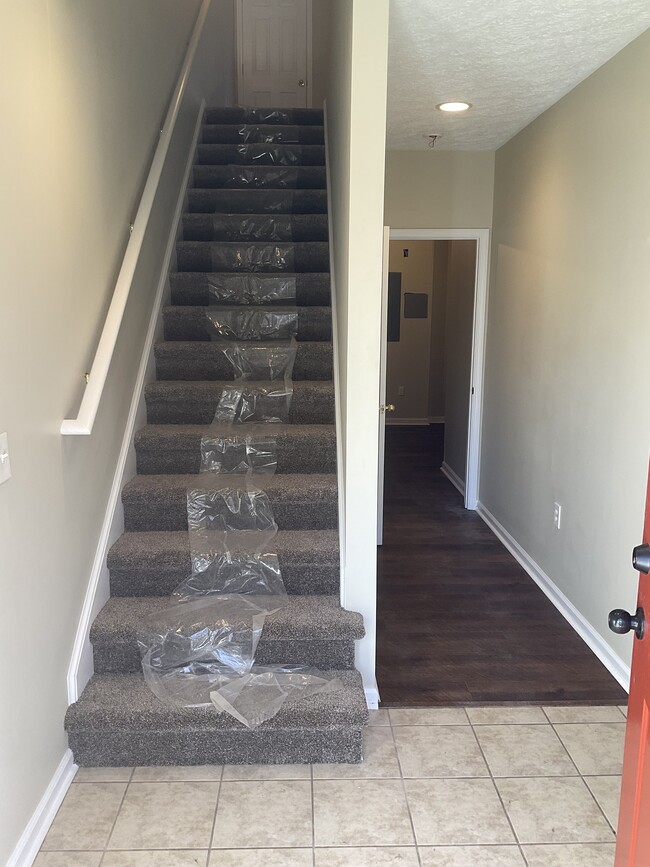 Building Photo - 114 Sutherland Dr