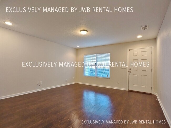 Foto del edificio - 8202 Maple St