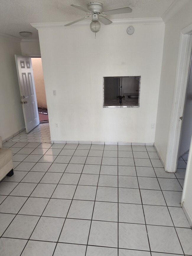 Building Photo - 1605 NE 185th St