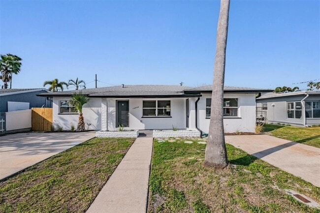 Building Photo - 14040 Miramar Ave